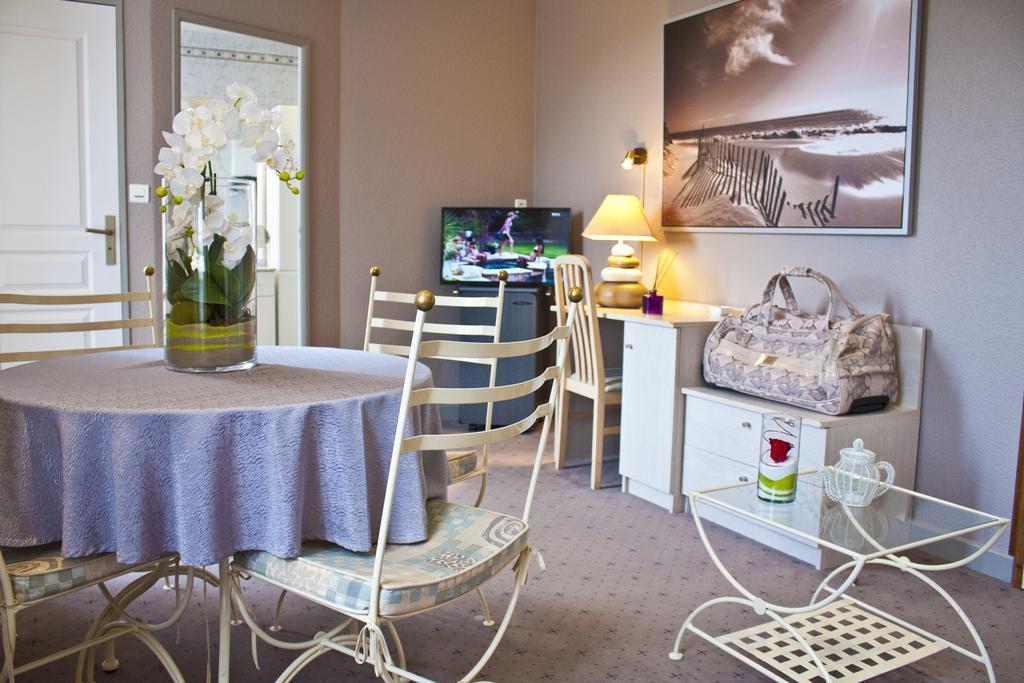 Logis Hotel Beau Site Loubaresse  المظهر الخارجي الصورة