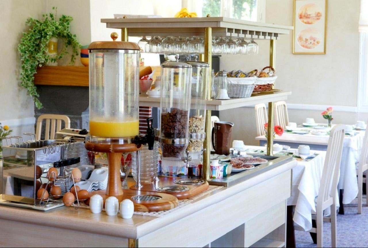 Logis Hotel Beau Site Loubaresse  الغرفة الصورة